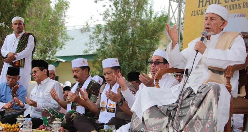 Habib Saggaf bersama Panglima TNI dan Kapolri